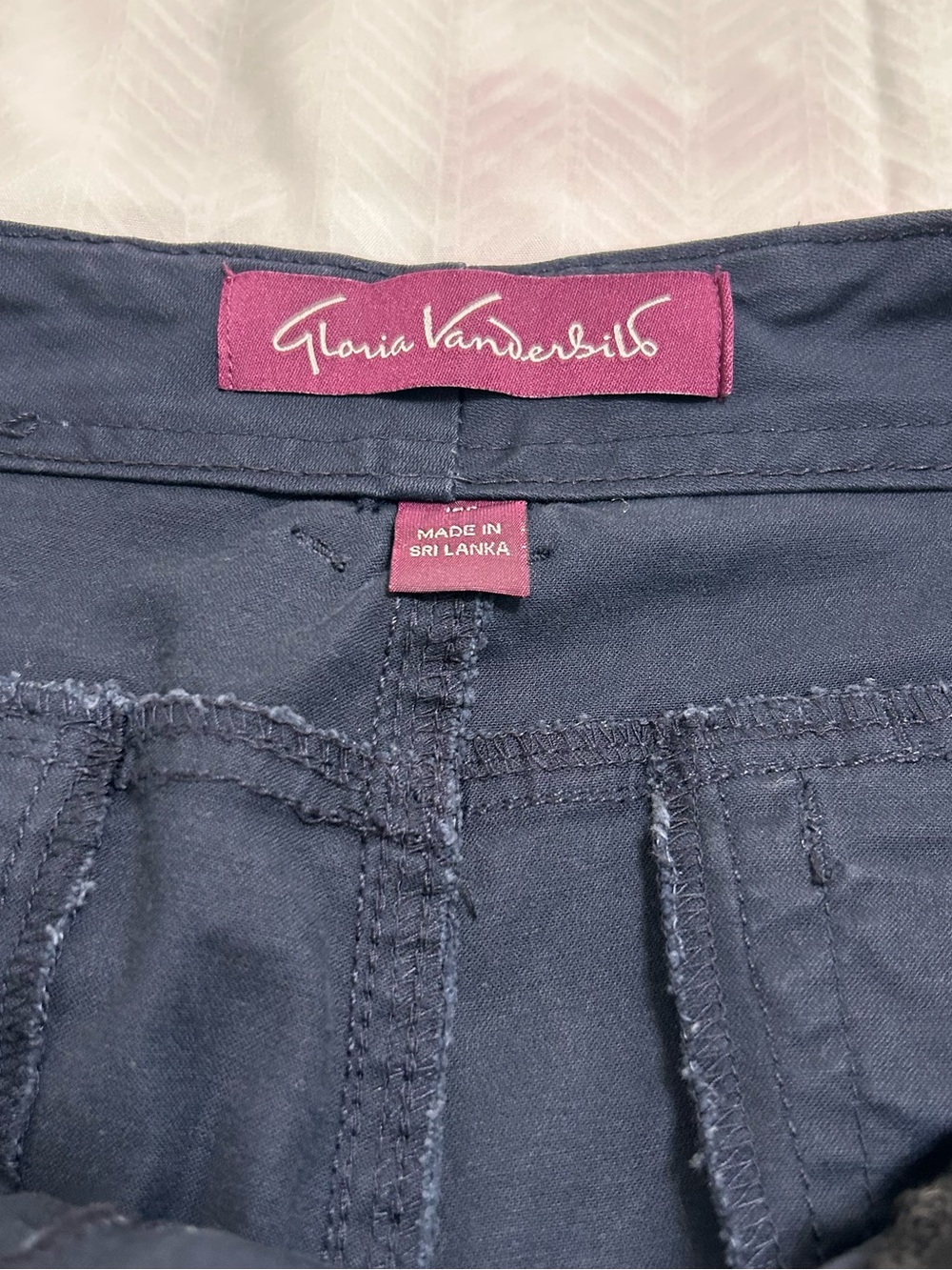 Gloria Vanderbilt Amanda shorts Blue size 12 P - Picture 3 of 11